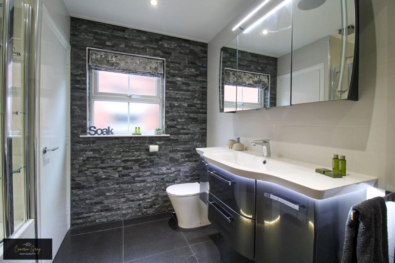 בלפסט Nice 2 Bed House, Office, Wi-Fi, Free Parking מראה חיצוני תמונה