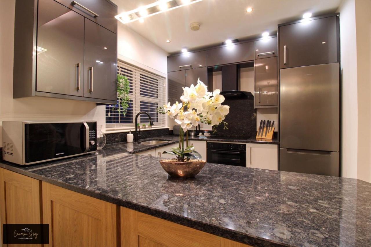 בלפסט Nice 2 Bed House, Office, Wi-Fi, Free Parking מראה חיצוני תמונה